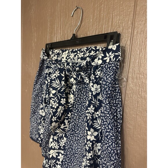 Angie Mixed Floral Print Flowy Embroidered Shorts Size Large NWT Blue‎ White - Picture 3 of 6